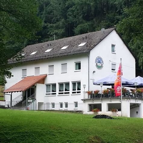 Wandern Pfälzer Rundwanderung mit Einkehr Naturfreundehaus