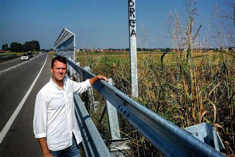 Reti Metalliche Sulla Strada Notte Da Criminali A Ceriano Laghetto