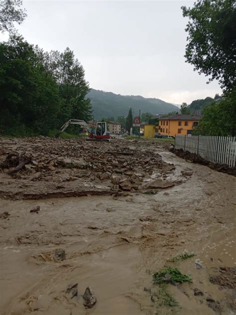 Maltempo Sul Reggiano Allagamenti E Strade Invase Da Acqua E Fango