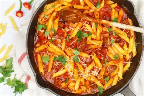 Penne All Arrabbiata Pasta In Pittige Tomatensaus