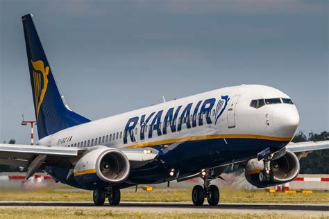 Moldovenii care zboară în concedii din România Ryanair face cea mai