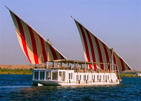 Malouka Dahabiya Nile Cruise En En