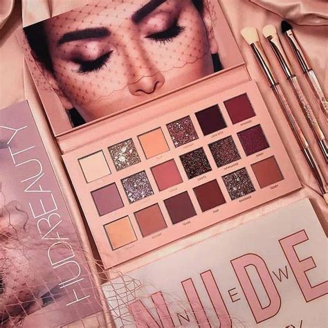 Huda Beauty The New Nude Eyeshadow Palette Lazada Co Th