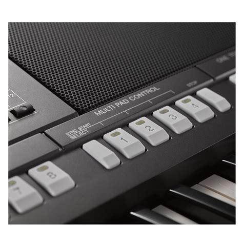 DISC Yamaha PSR S770 Portable Arranger Workstation Bundle At Gear4music