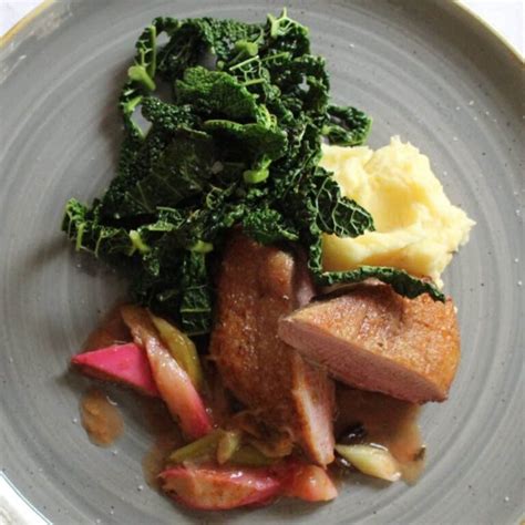 Duck Breast With Aromatic Rhubarb Sauce Yorkshire Food Recipes