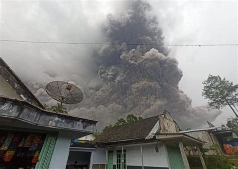 Semeru Meletus Alami 34 Kali Gempa Letusan Okezone Nasional