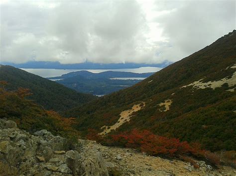 Hiking in Bariloche trails during Autumn is great!