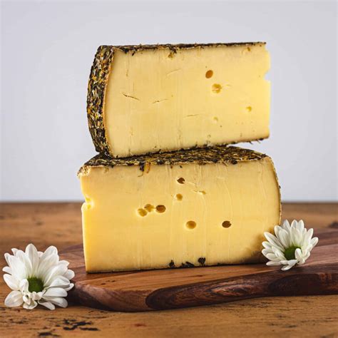 Tomme Aux Fleurs Les Fromages De Camille