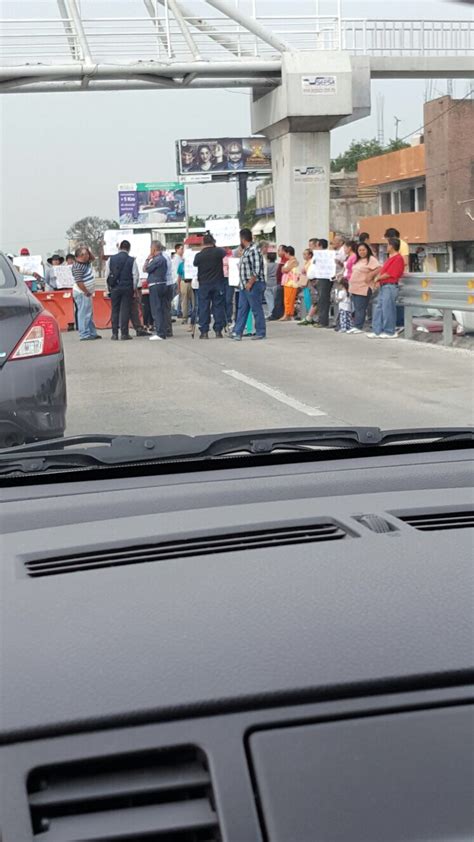 Bloquean Paso Express Tlahuica Vecinos Que Exigen A Sct Concluya Obras