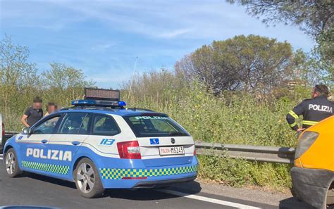 Incidente Sulla Pontina Scontro Tra 3 Mezzi Ci Sono Feriti Traffico