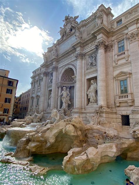 Fontana di Trevi | Rome italy, Places to visit, Travel