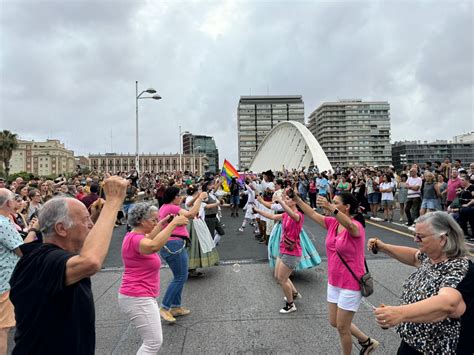 Manifestación del Orgullo LGTBI en Valencia Las Provincias