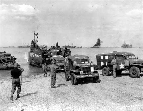 Photo Lct 550 Landing Dodge Wc54 Field Ambulances Of The 546th