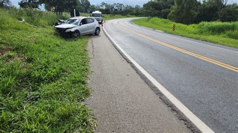 Vítima de acidente na MG 050 em Formiga fica em estado grave