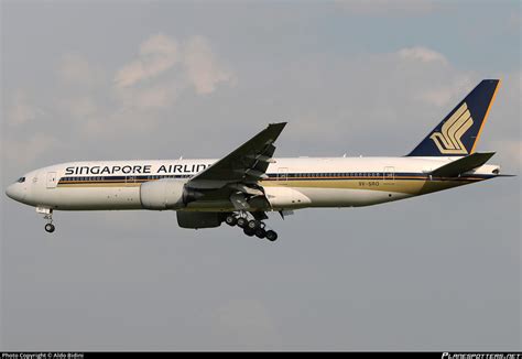 V Sro Singapore Airlines Boeing Er Photo By Aldo Bidini Id