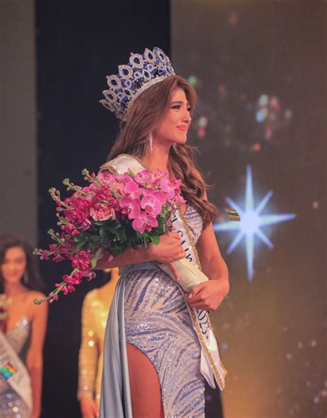 Isabella Garc A Manzo Es Coronada Como Miss El Salvador Diario