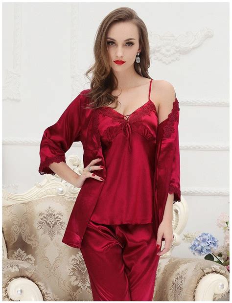 Venta Pijamas De Seda Para Mujer En Stock