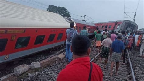 Jharkhand Train Accident Mumbai Howrah Mail Derail