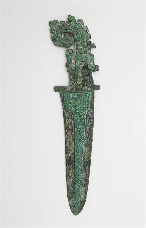 Dagger-axe (ge) with dragons | Smithsonian Institution