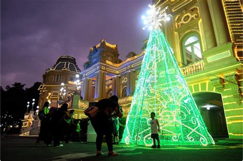 Sede do Governo o Palácio Guanabara ganha luzes de Natal Super Rádio