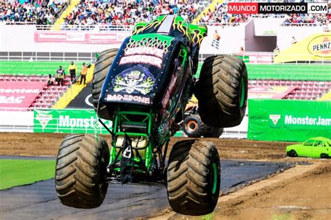 Grave Digger Y El Toro Loco Los Ganadores Del Monster Jam 2018 En Costa