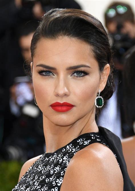 Pin For Later See Every Elegant Beauty Look From The Red Carpet At The