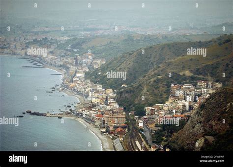 Overview of taormina Fotos und Bildmaterial in hoher Auflösung Alamy