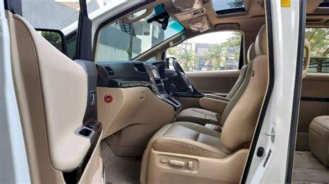 Toyota Alphard Facelift 2 4 G ATPM 2013 White On Beige Pilot Seat