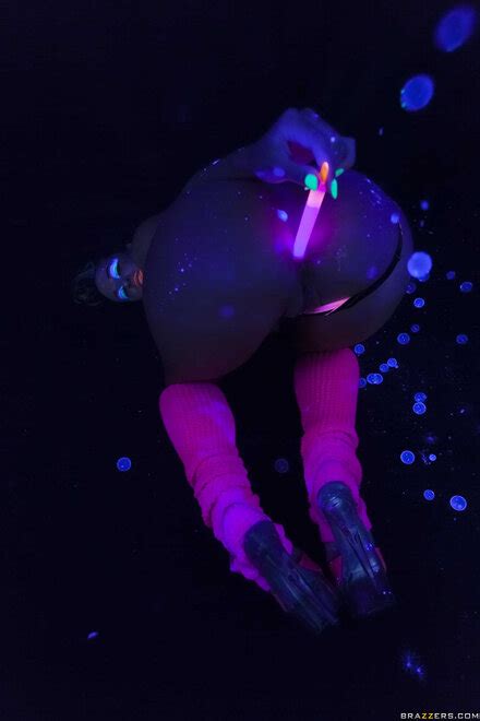 Jada Stevens Blacklight Booty Solo 0151 Porn Pic Eporner