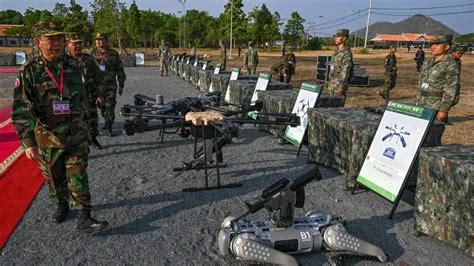 解放軍機器狗亮相中柬軍演 「巷戰利器」成為移動火力點 中外大事紀 中國 世界新聞網