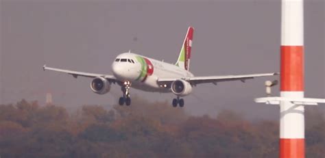 Flugzeug Start Und Landung Auf Dus Flughafen Hunnu Air Atr