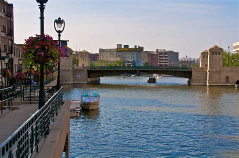 Milwaukee Riverwalk | Flickr - Photo Sharing!