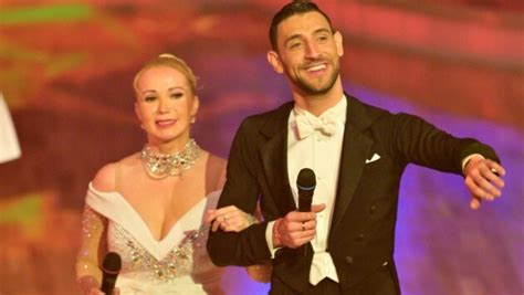 Alles aus ORF Karina Sarkissova verlässt Dancing Stars krone at