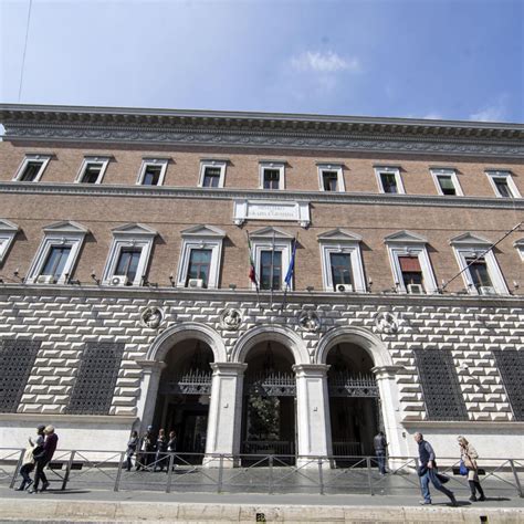 Ministero Della Giustizia Concorso Per Magistrati I Requisiti E