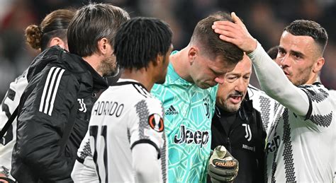 Szczesny Malore Per Il Portiere Della Juve Esce In Lacrime Per Un