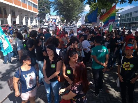 Manifestantes Protestam Contra Cortes Na Educa O E A Reforma Da