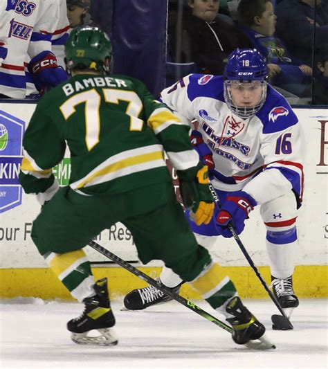 UMass Lowell vs Alaska Anchorage hockey 123022 - mng-low