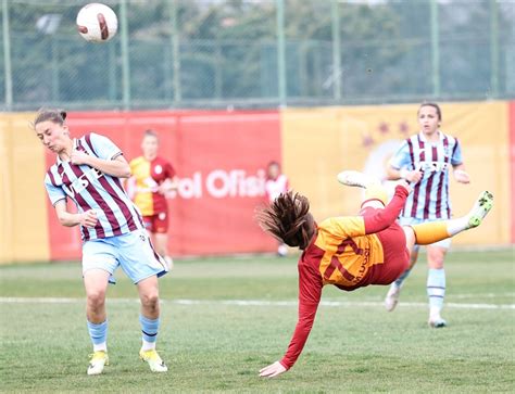 Kadın futbolunda Galatasaray Trabzonspor maçında gol sesi çıkmadı