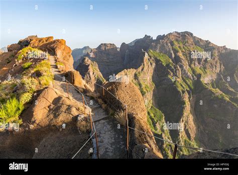 Hiking trail from Pico do Arieiro to Pico Ruivo, Madeira, Portugal ...