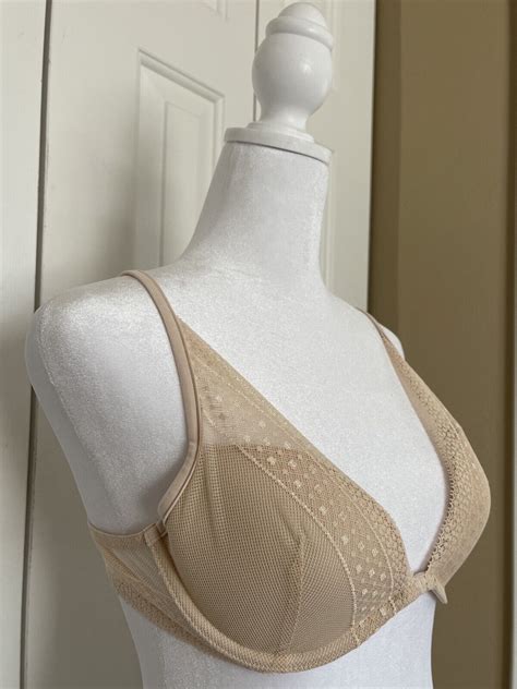 Victoria S Secret Nude Lightly Lined Plunge Bra Bra Gem