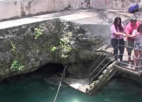 Familia Encuentra Cenote En Su Patio