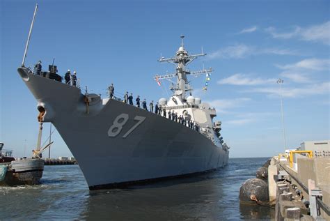 DVIDS - Images - The Arleigh Burke-class guided-missile destroyer USS ...