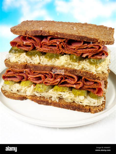 PASTRAMI SANDWICH WITH SAUERKRAUT ON RYE Stock Photo - Alamy