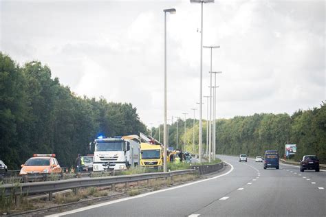 Un Accident Entre Un Camion Citerne Et Une Voiture Provoque Des Files