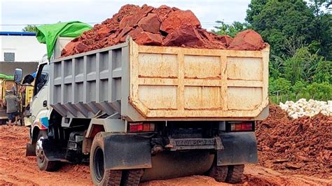 Muatan Tanah Cadas Mobil Dump Truk Jomplang Muatan Full Bak Youtube