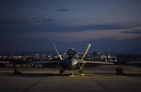 「紅旗軍演」第3階段開始 美軍五代機扎堆讓人羨慕 每日頭條