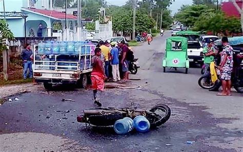 Chocan Motociclistas Contra Camioneta