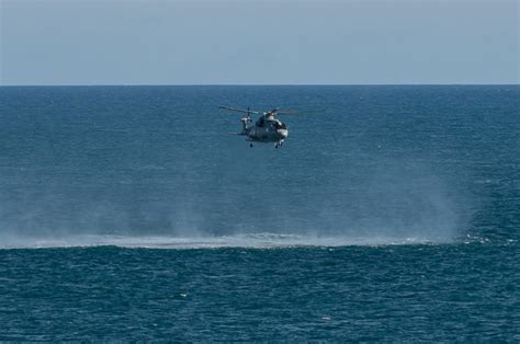 helicopter  exercise ian capper cc  sa geograph britain