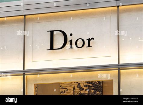 Xem Ngay Christian Dior Logo C C K Sang Tr Ng V Ng C P