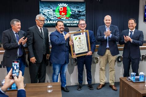 Jo O Zaine Recebe T Tulo De Cidad O Rio Clarense Di Rio Do Rio Claro